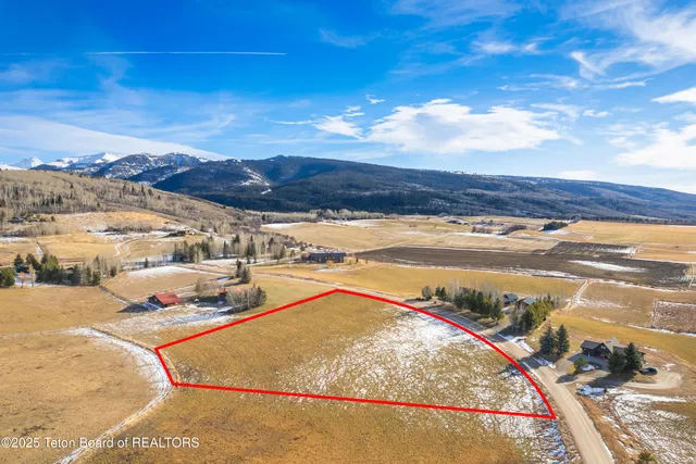 $950,000 | 125 Yellow Rose Drive, Alta, WY 83414