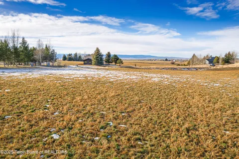 $950,000 | 125 Yellow Rose Drive, Alta, WY 83414