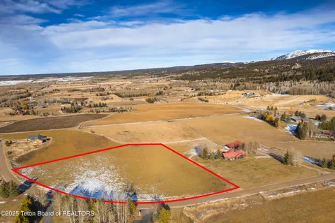 $950,000 | 125 Yellow Rose Drive, Alta, WY 83414