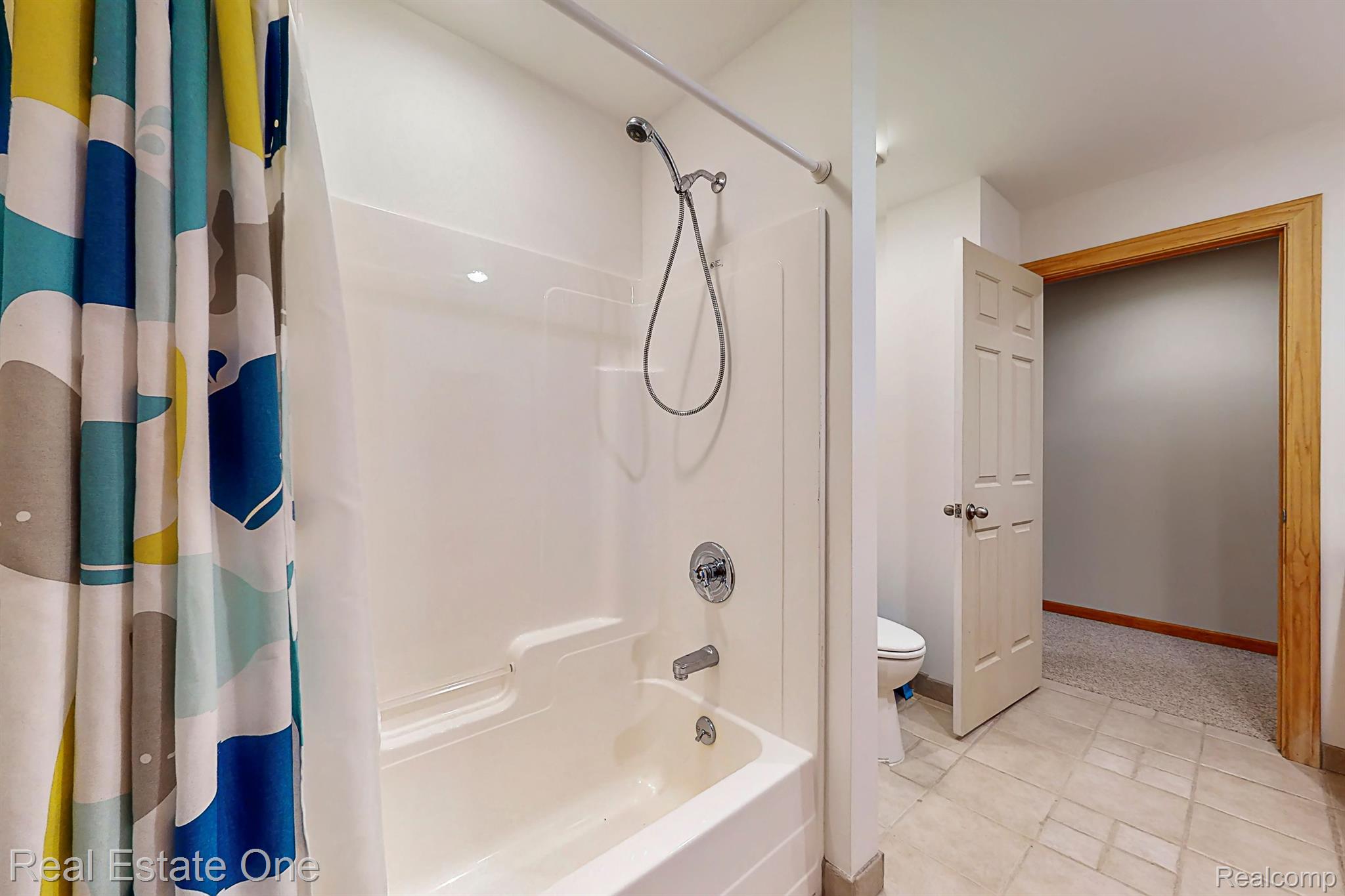 7448 Sharp Road Swartz Creek, MI 48473 - Photo 30 of 49 Full bathroom upstairs with custom tile floor