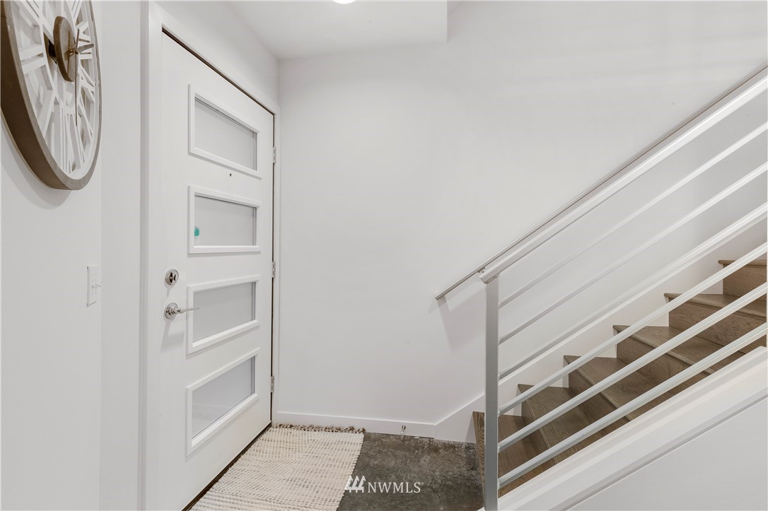 3907 Southwest Hudson Street Seattle, WA 98136 - Photo 4 of 24 Gallery Image 4