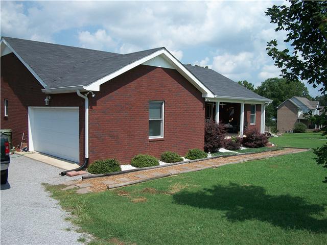 1005 Riverview Road Mount Juliet, TN 37122 - Photo 3 of 18 Nice two car attached garage - side entrance.