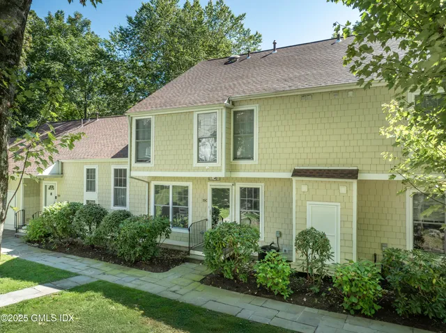 $7,100 | 221 Weaver Street, Unit 19C, Greenwich, CT 06831