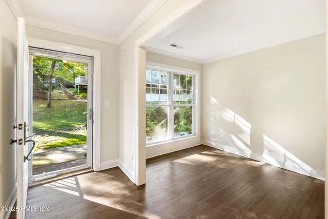 $7,100 | 221 Weaver Street, Unit 19C, Greenwich, CT 06831