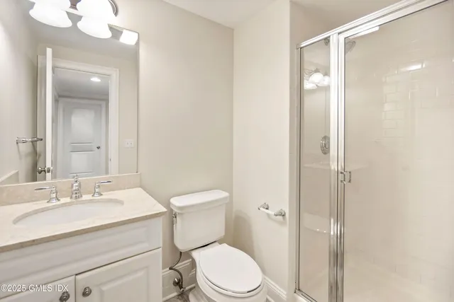 $7,100 | 221 Weaver Street, Unit 19C, Greenwich, CT 06831