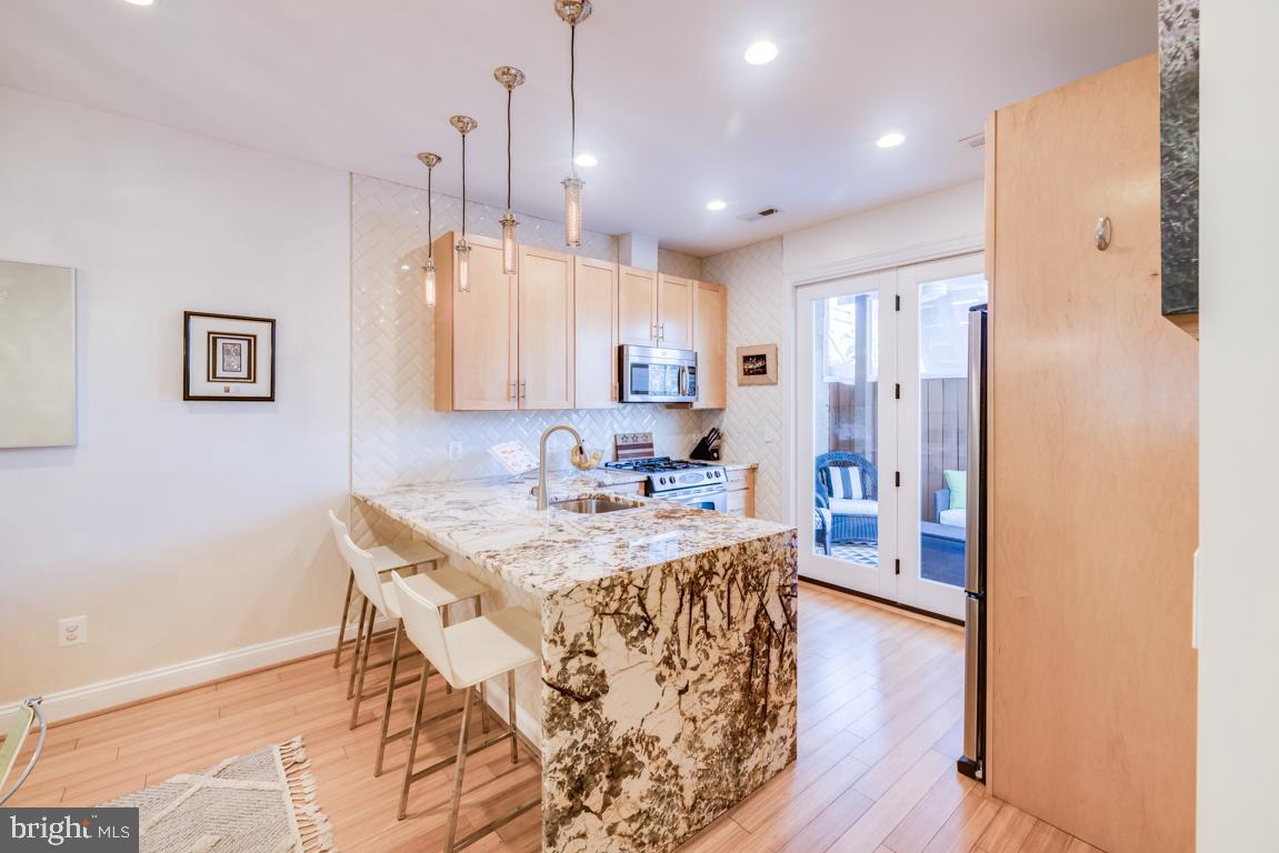 451 Ridge Street Northwest, Unit A Washington, DC 20001 - Photo 10 of 28 Breakfast Bar