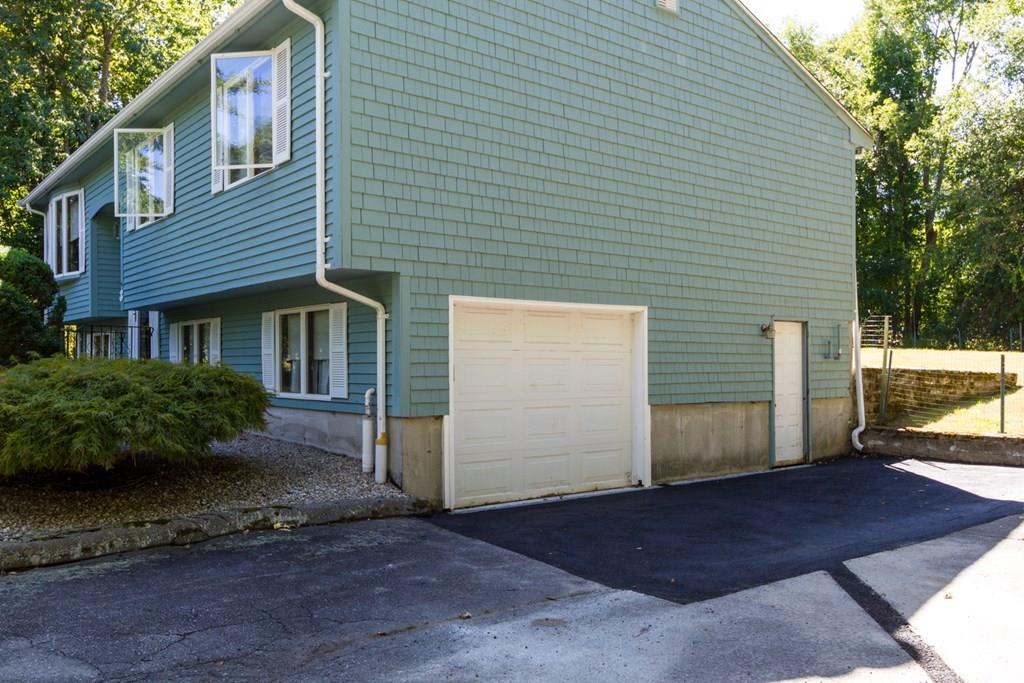 3 Oaklawn Road Freetown, MA 02702 - Photo 8 of 32 Gallery Image 8