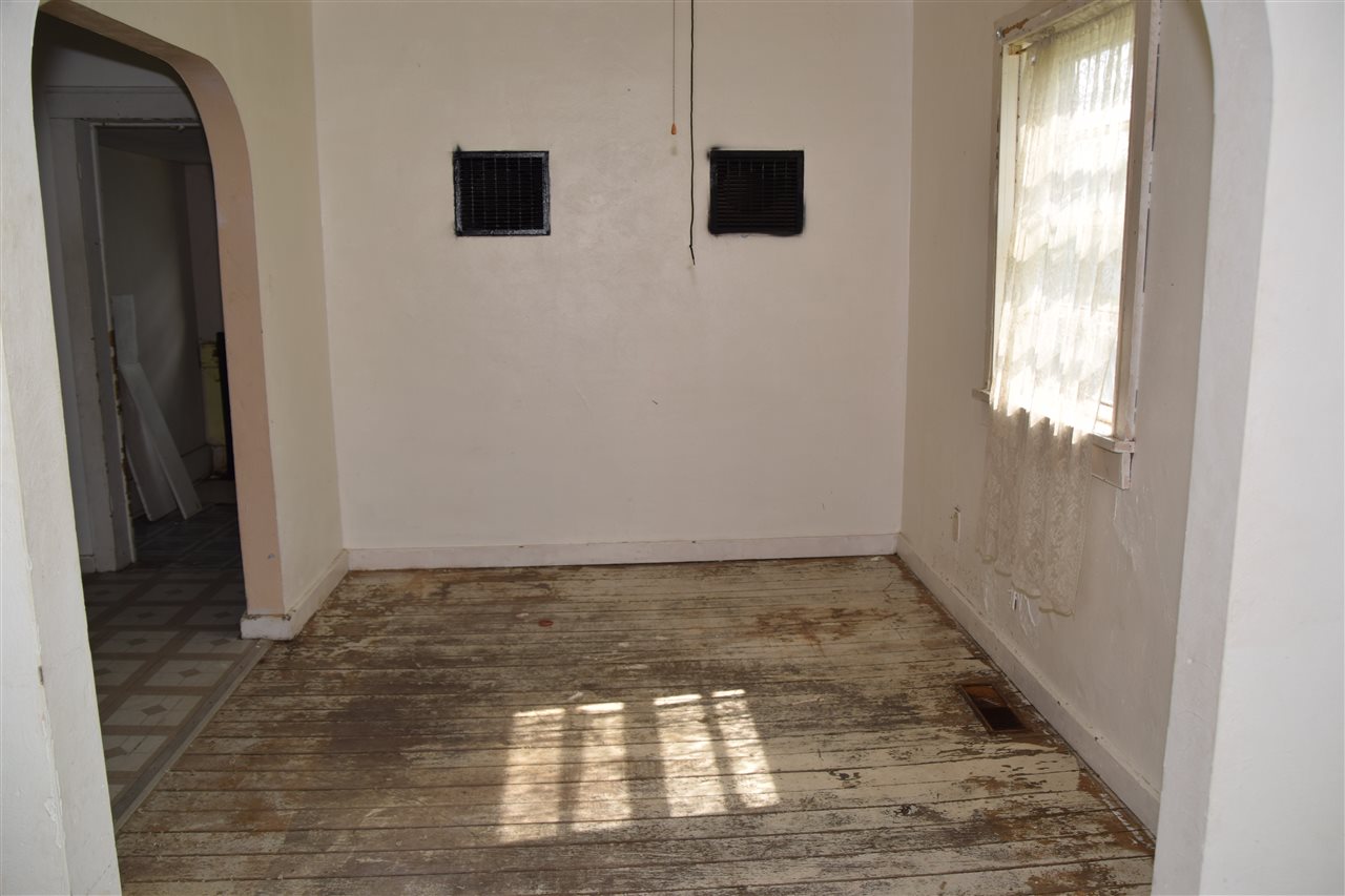 352 Depot Street Butler, IN 46721 - Photo 12 of 20