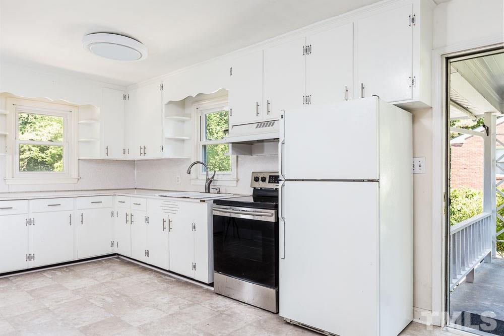 1318 Kent Road Raleigh, NC 27606 - Photo 11 of 28