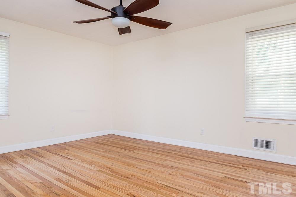 1318 Kent Road Raleigh, NC 27606 - Photo 14 of 28
