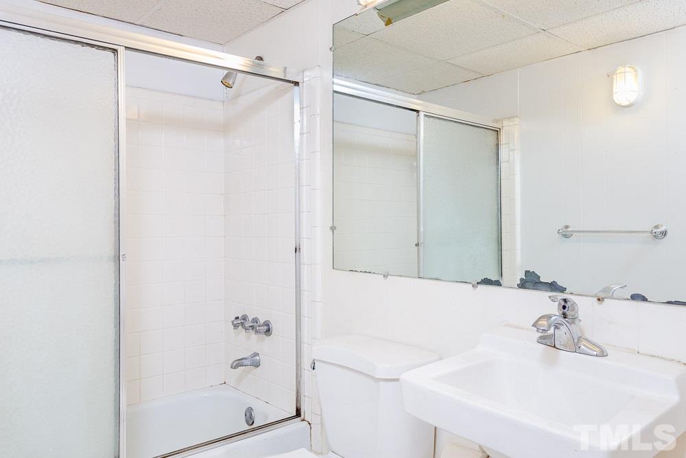 1318 Kent Road Raleigh, NC 27606 - Photo 22 of 28