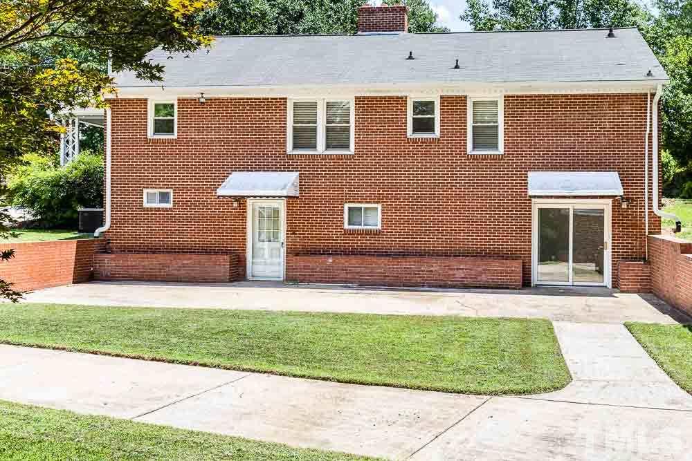 1318 Kent Road Raleigh, NC 27606 - Photo 6 of 28