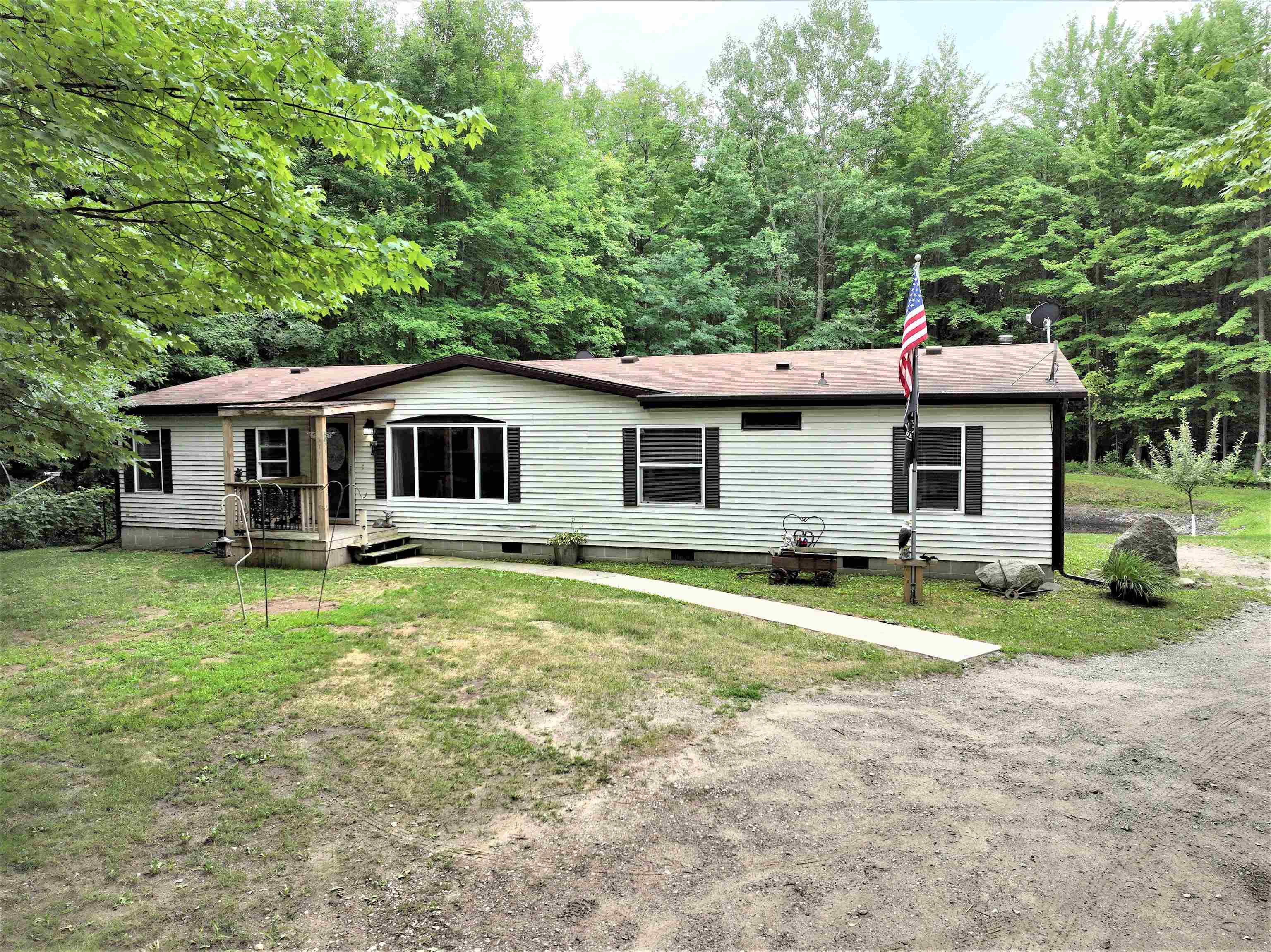 4855 West Laporte Road St. Louis, MI 48880 - Photo 39 of 39 1902681-38.JPG