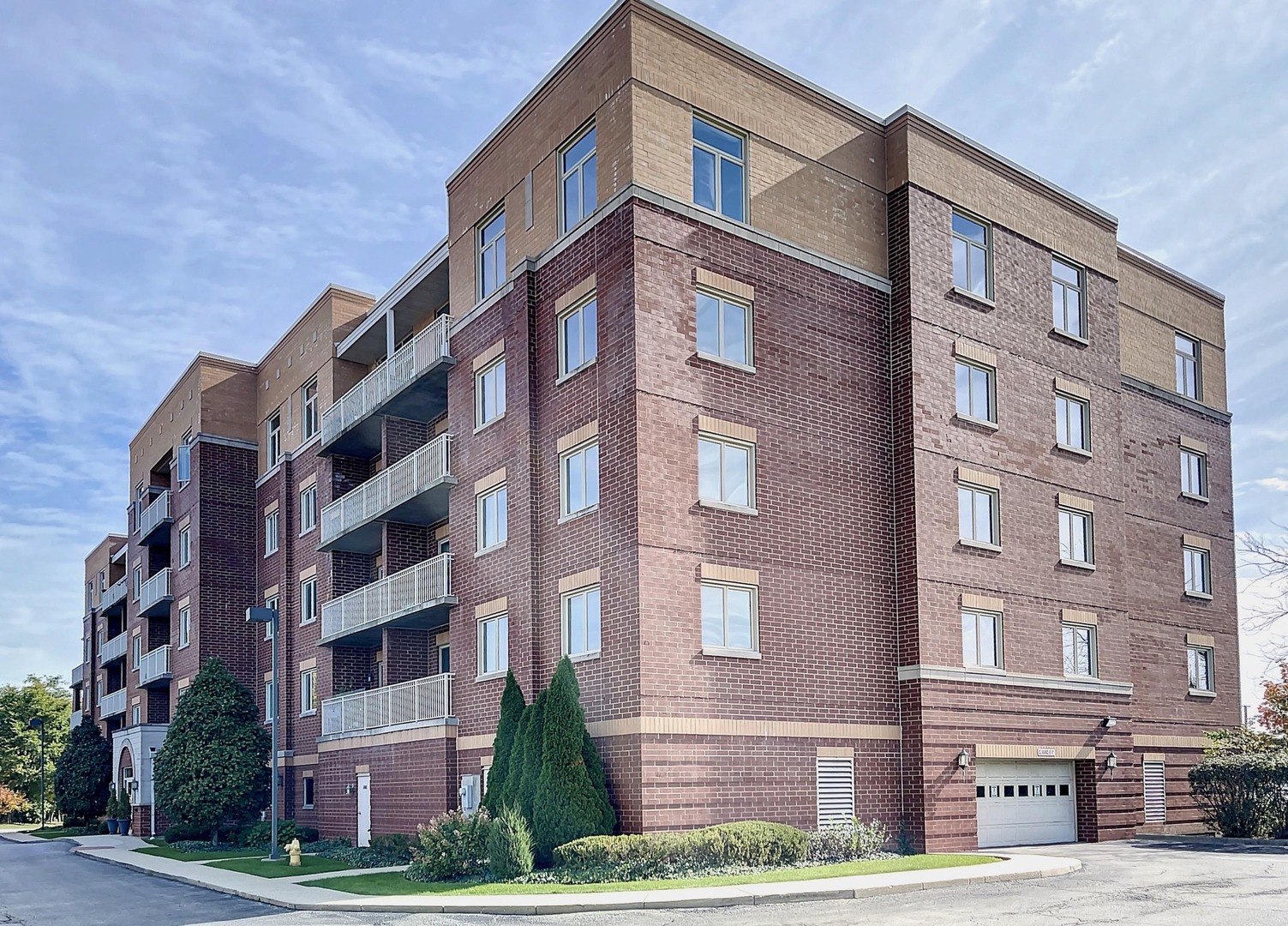 500 East St Charles Road, Unit 201 Lombard, IL 60148 - Photo 41 of 41 a front view of a building