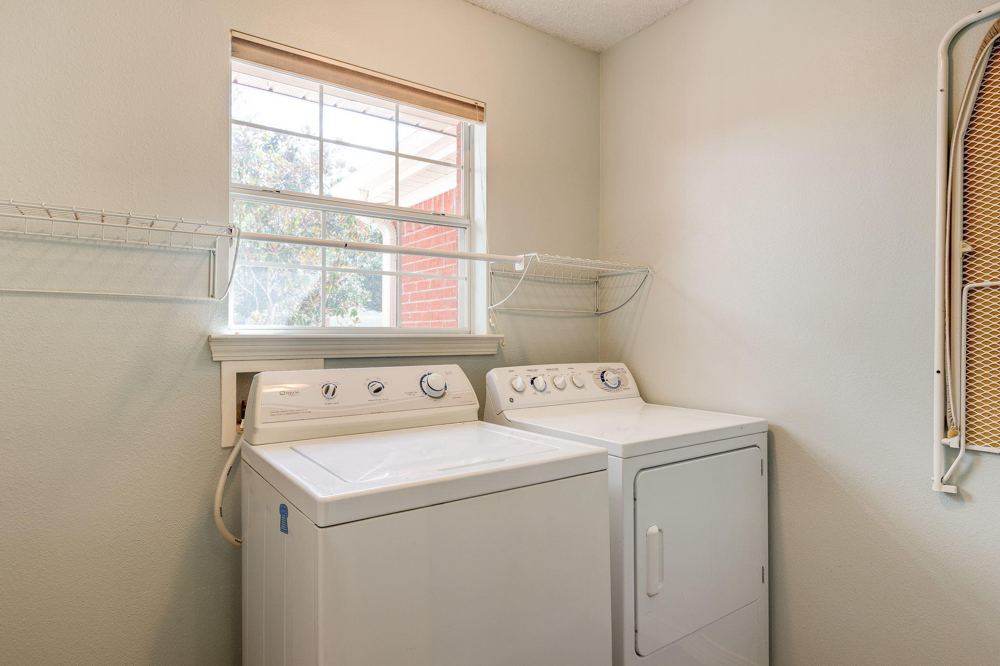 5098 West Gay Road D'Iberville, MS 39540 - Photo 20 of 30 Laundry Room