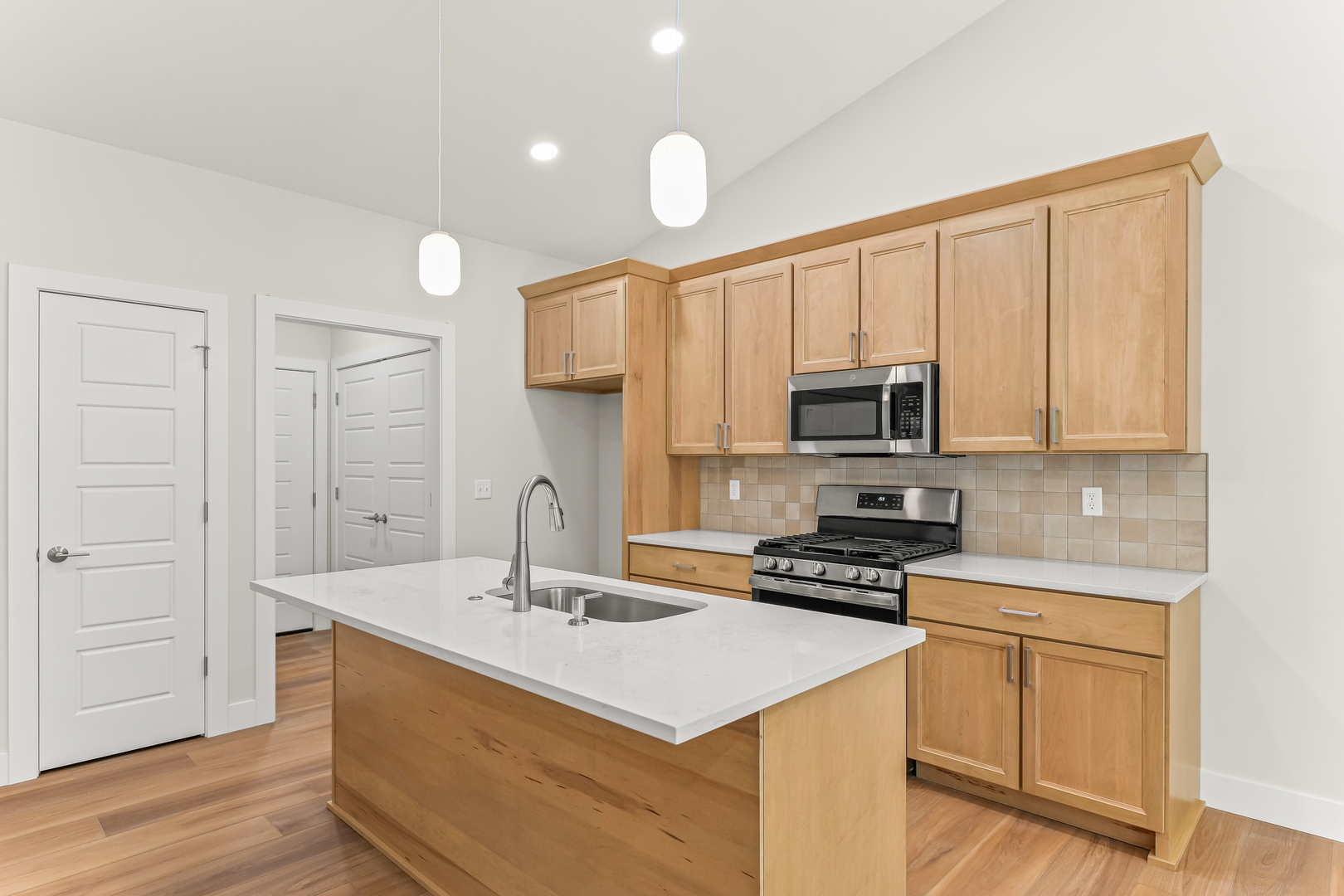 2015 Cureton Drive, Unit B Urbana, IL 61801 - Photo 11 of 36