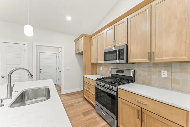 $279,900 | 2015 Cureton Drive, Unit B, Urbana, IL 61801