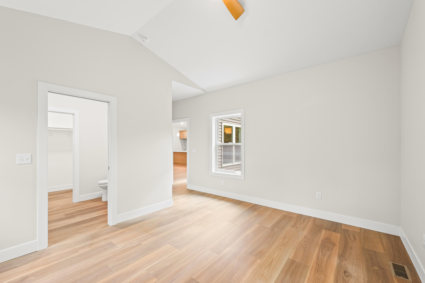 2015 Cureton Drive, Unit B Urbana, IL 61801 - Photo 17 of 36