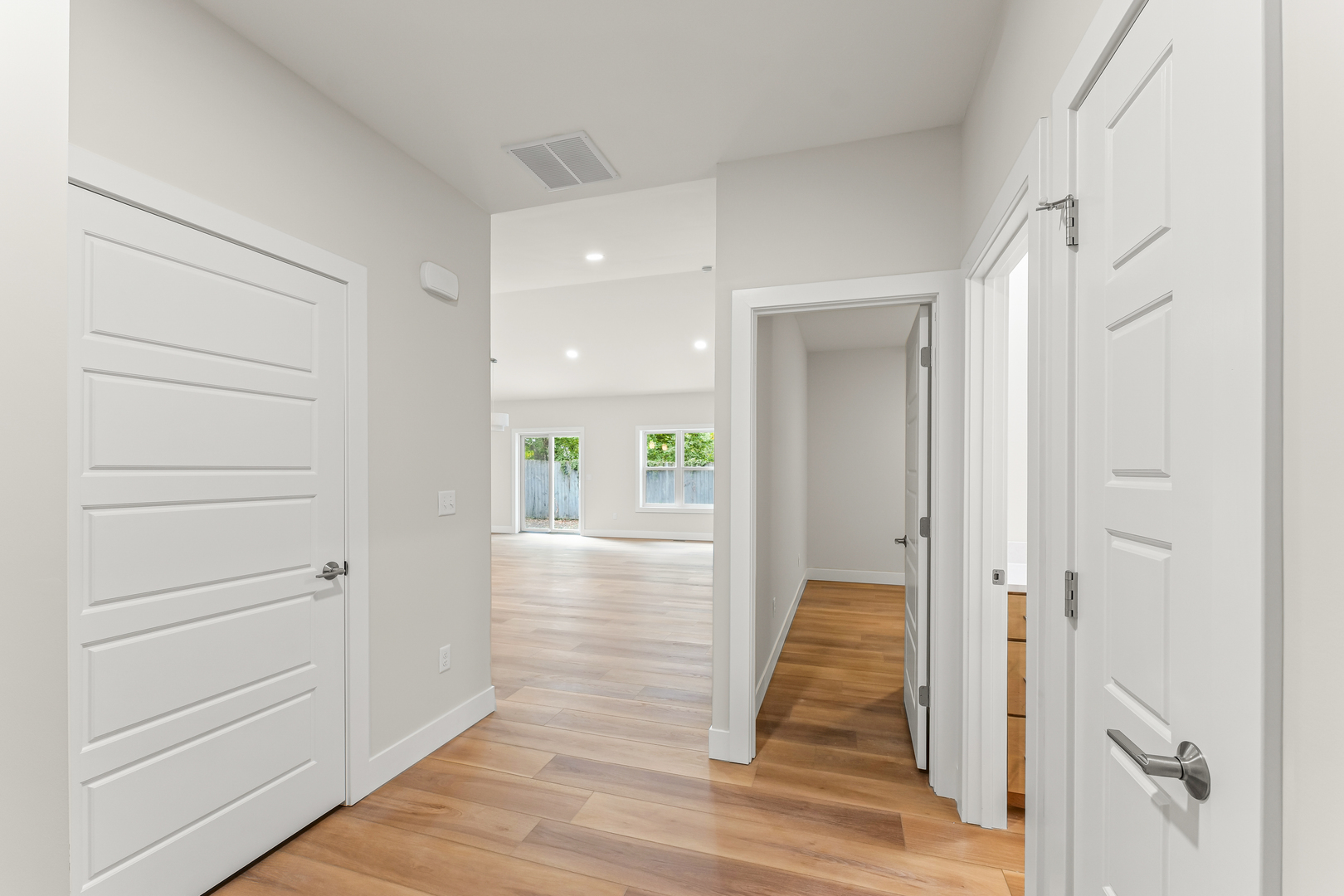 2015 Cureton Drive, Unit B Urbana, IL 61801 - Photo 4 of 36