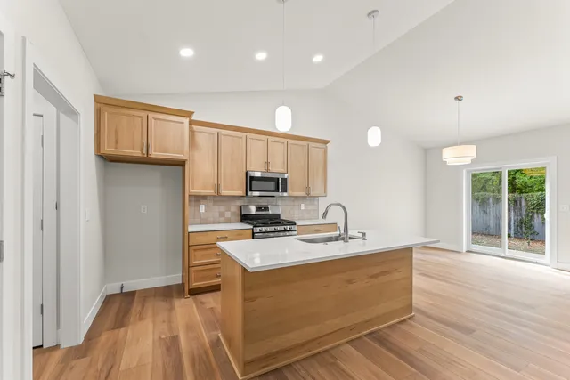 $279,900 | 2015 Cureton Drive, Unit B, Urbana, IL 61801