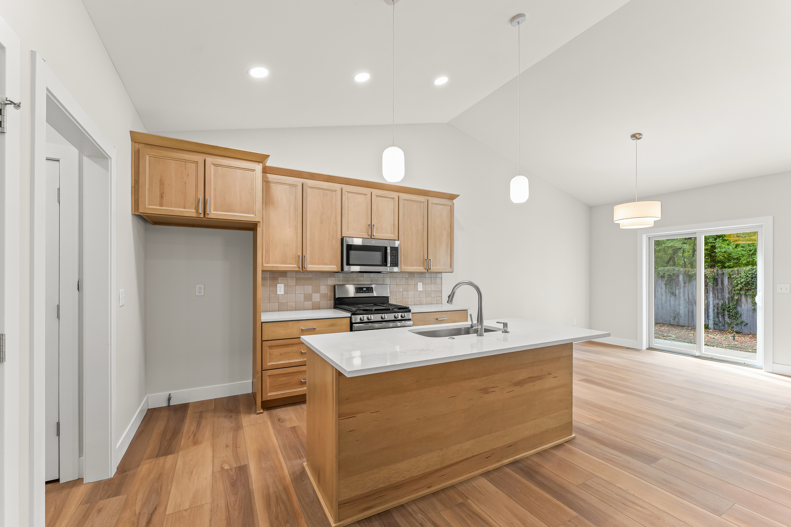 2015 Cureton Drive, Unit B Urbana, IL 61801 - Photo 10 of 36