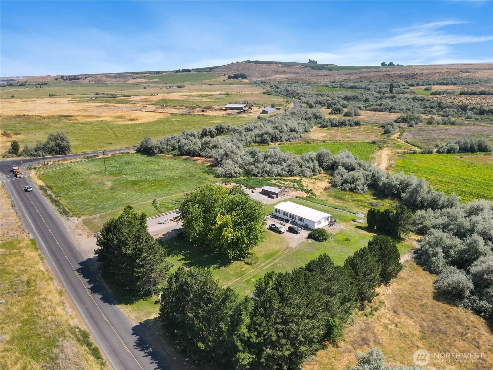 101 Mail Road Othello, WA 99344 - Photo 5 of 40 a view of an ocean and beach