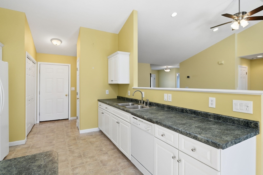 210 Johnson Road, Unit 23 Chicopee, MA 01022 - Photo 12 of 39