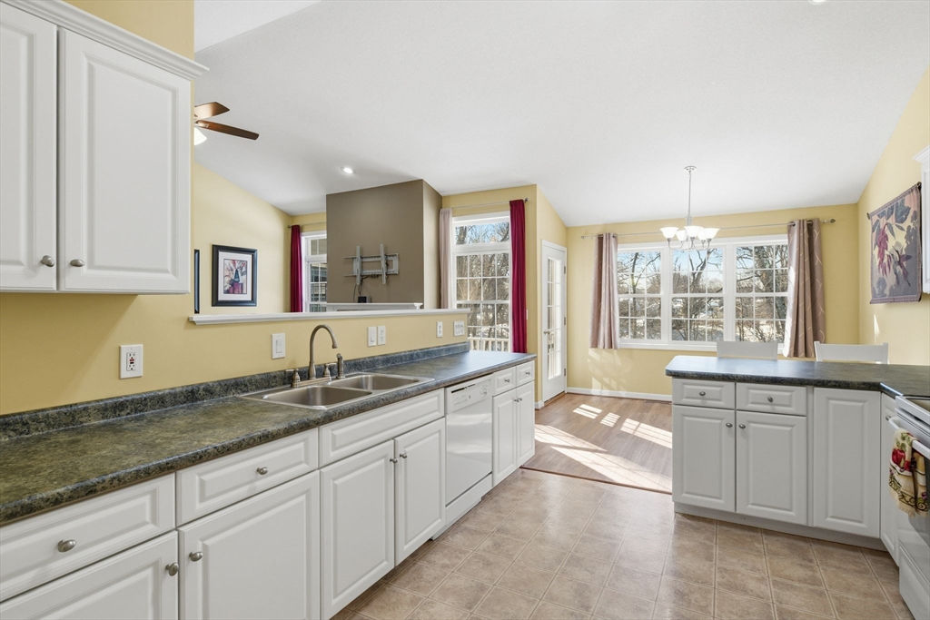 210 Johnson Road, Unit 23 Chicopee, MA 01022 - Photo 14 of 39