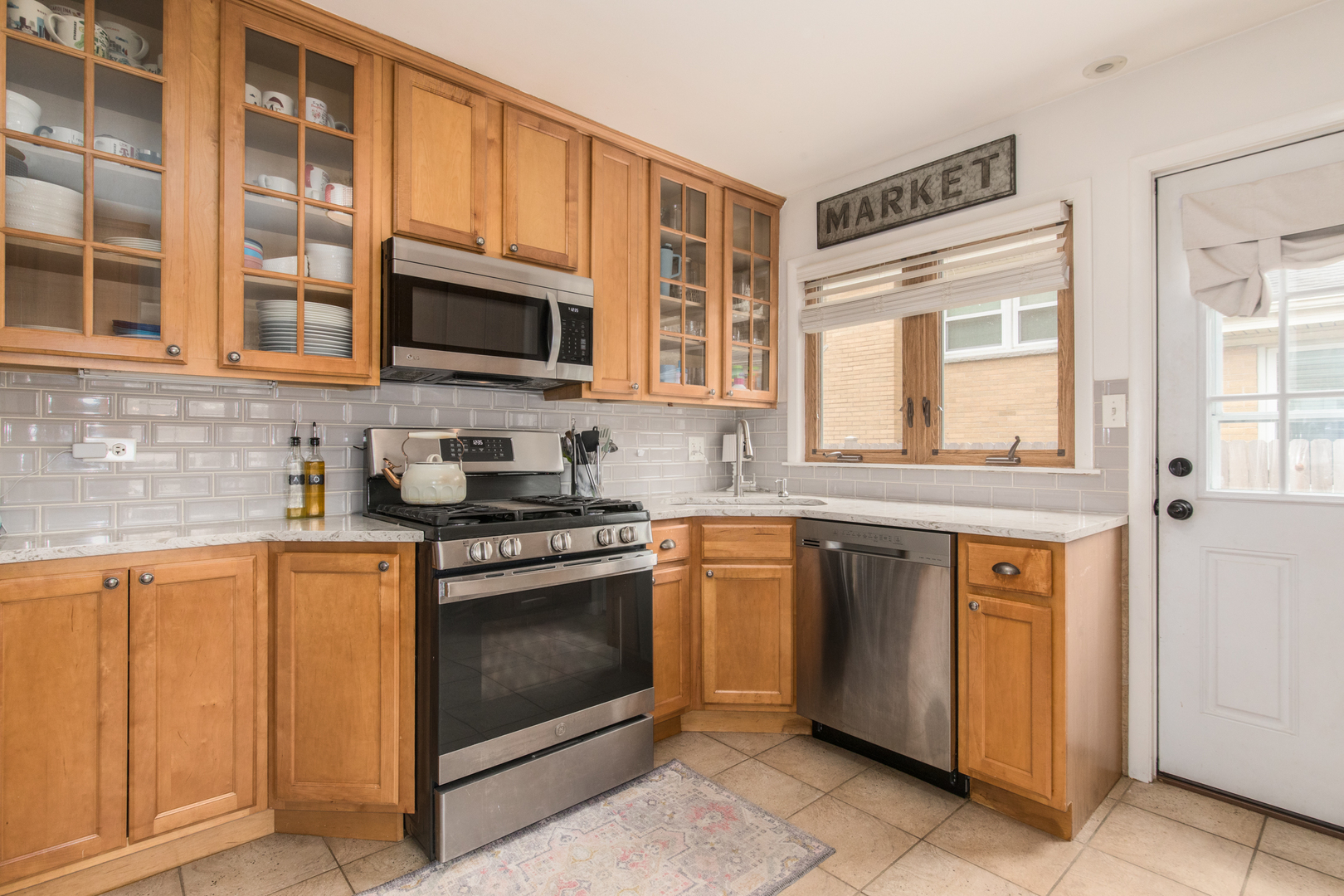 825 Goodwin Drive Park Ridge, IL 60068 - Photo 8 of 22 Gallery Image 8
