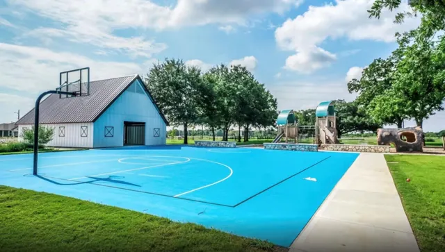 a view of outdoor space yard and green space