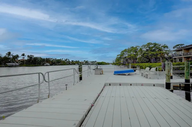 $249,990 | 18350 Southeast Wood Haven Lane, Unit J, Jupiter, FL 33469