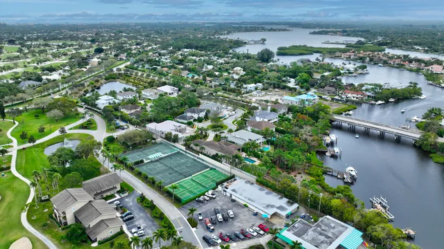 $249,990 | 18350 Southeast Wood Haven Lane, Unit J, Jupiter, FL 33469