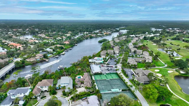 $249,990 | 18350 Southeast Wood Haven Lane, Unit J, Jupiter, FL 33469