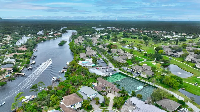 $249,990 | 18350 Southeast Wood Haven Lane, Unit J, Jupiter, FL 33469