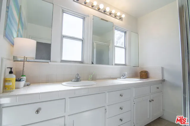 $1,995,000 | 4556 Alumni Avenue, Los Angeles, CA 90041