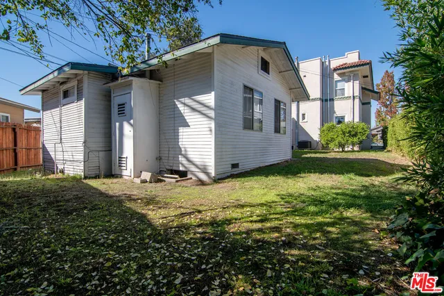 $1,995,000 | 4556 Alumni Avenue, Los Angeles, CA 90041