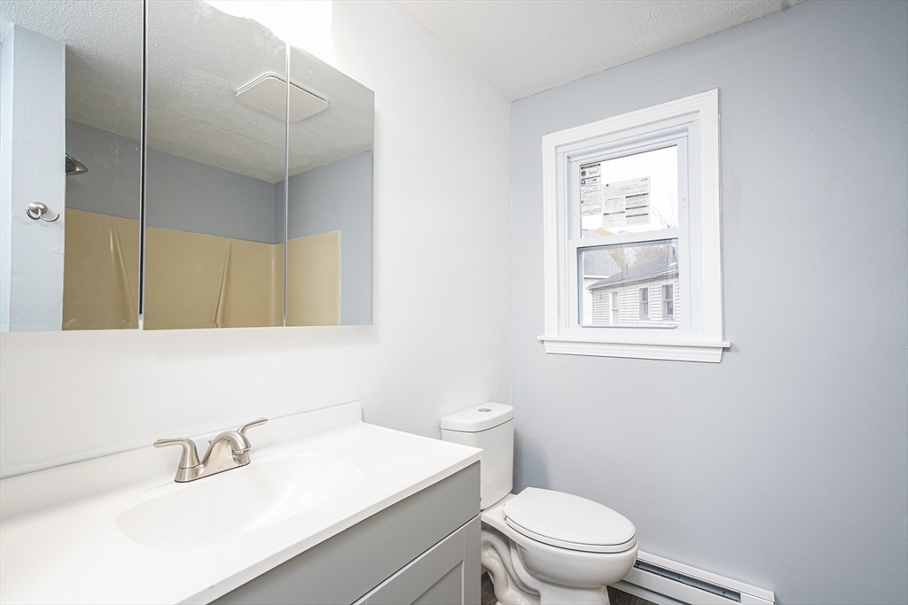 75-77 Chester Street, Unit 77 Springfield, MA 01105 - Photo 11 of 13