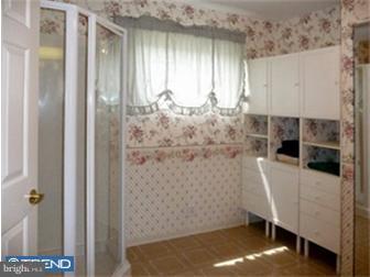 46 North Chester Avenue Riverside, NJ 08075 - Photo 12 of 12 Bathroom