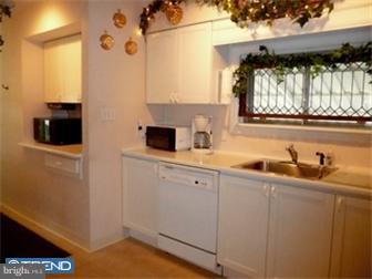 46 North Chester Avenue Riverside, NJ 08075 - Photo 6 of 12 Kitchen