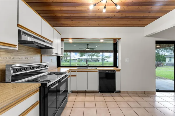 $3,300 | 9454 Sterling Drive, Cutler Bay, FL 33157