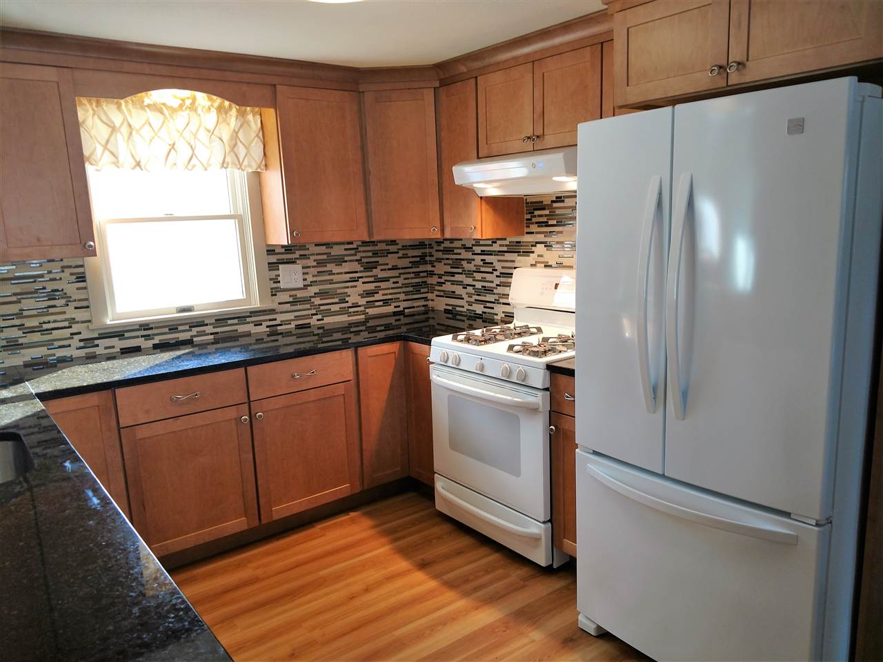 68 Brentwood Road Exeter, NH 03833 - Photo 7 of 35