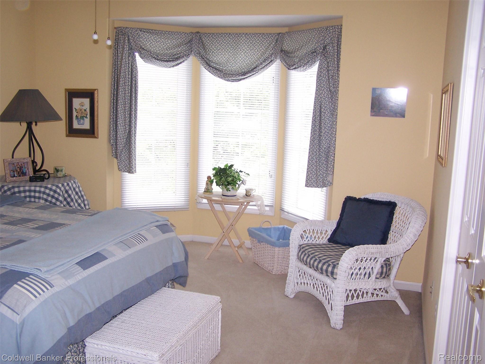 2079 Mapleridge Road Rochester, MI 48309 - Photo 20 of 36 Bedroom 3