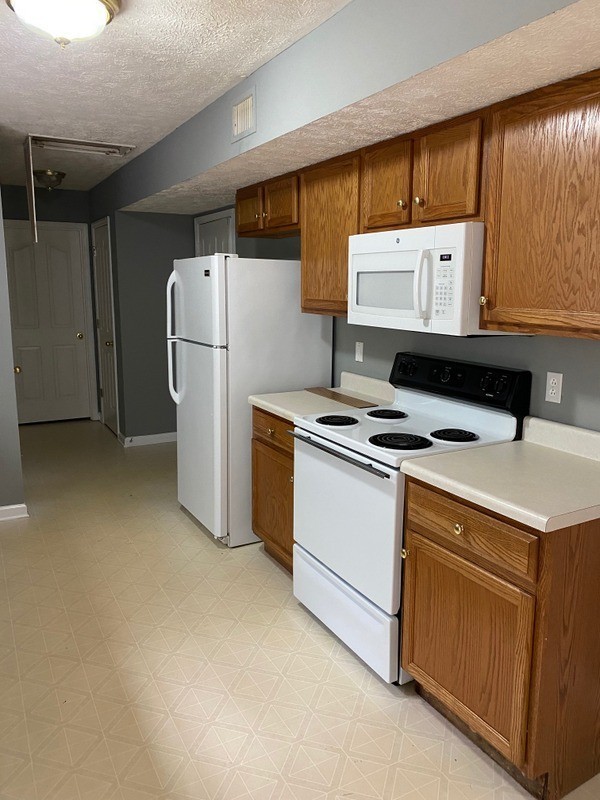 2812 Roscommon Drive Murfreesboro, TN 37128 - Photo 4 of 6