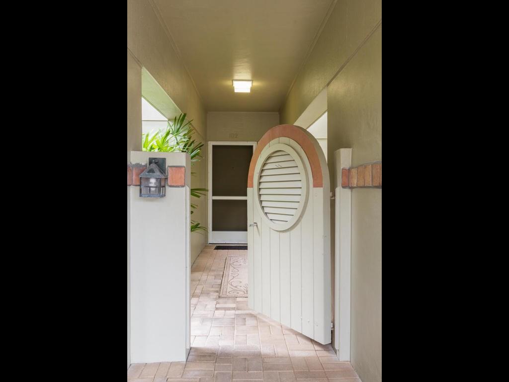 901 Bay Road, Unit 102 Vero Beach, FL 32963 - Photo 8 of 33 Gallery Image 8
