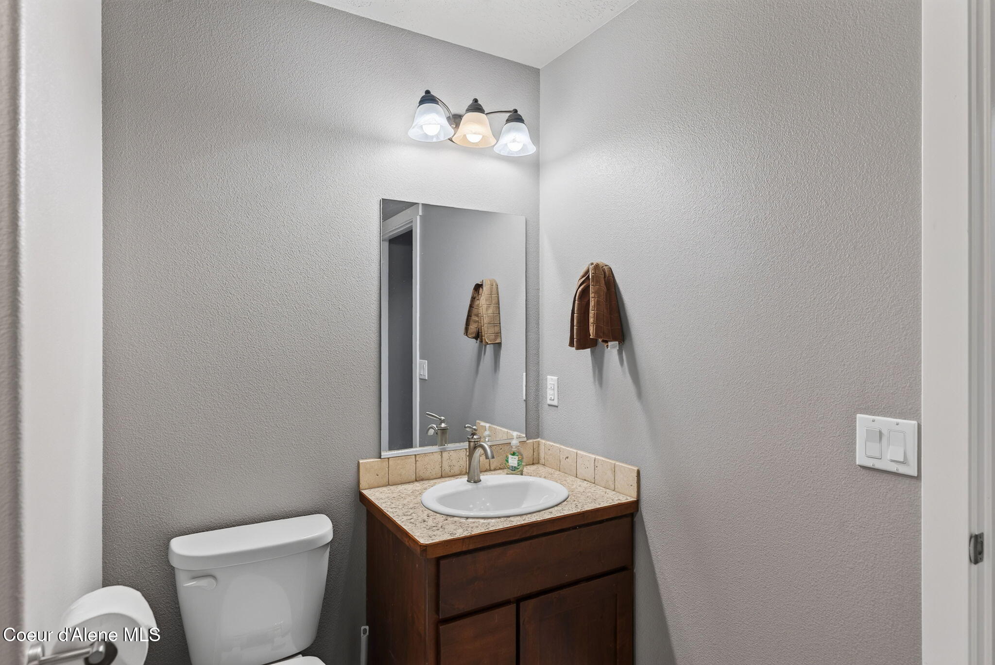 205 Old Farm Road Pinehurst, ID 83850 - Photo 47 of 91 Downstairs Bathroom
