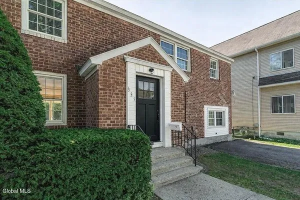 $3,500 | 135 Winthrop Avenue, Albany, NY 12203