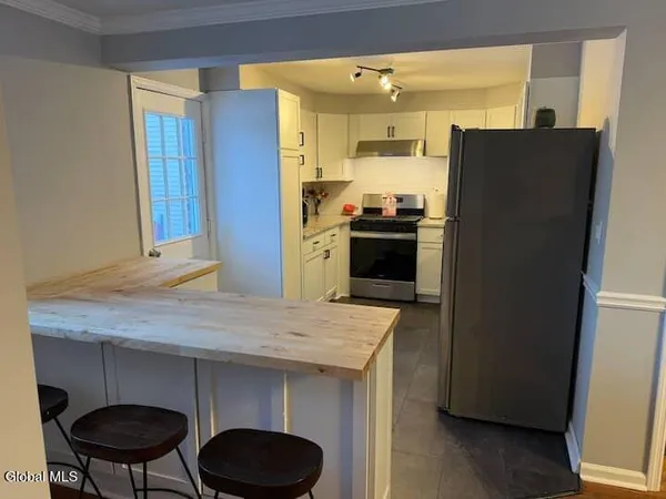 $3,500 | 135 Winthrop Avenue, Albany, NY 12203