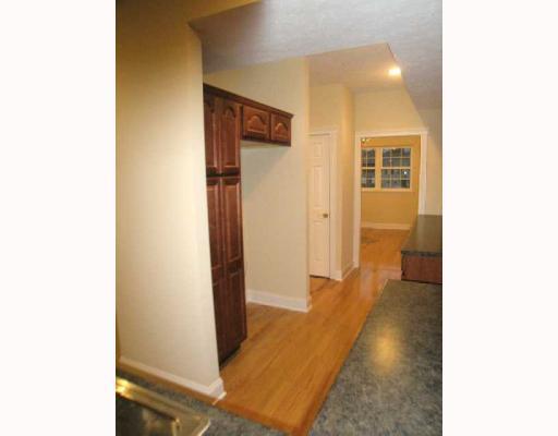 665 Riverside Drive, Unit 2E Beaver, PA 15009 - Photo 4 of 15 Kitchen.