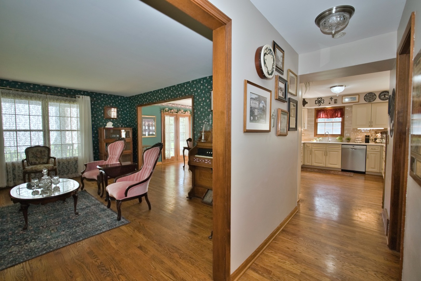 248 Perth Road Cary, IL 60013 - Photo 27 of 47