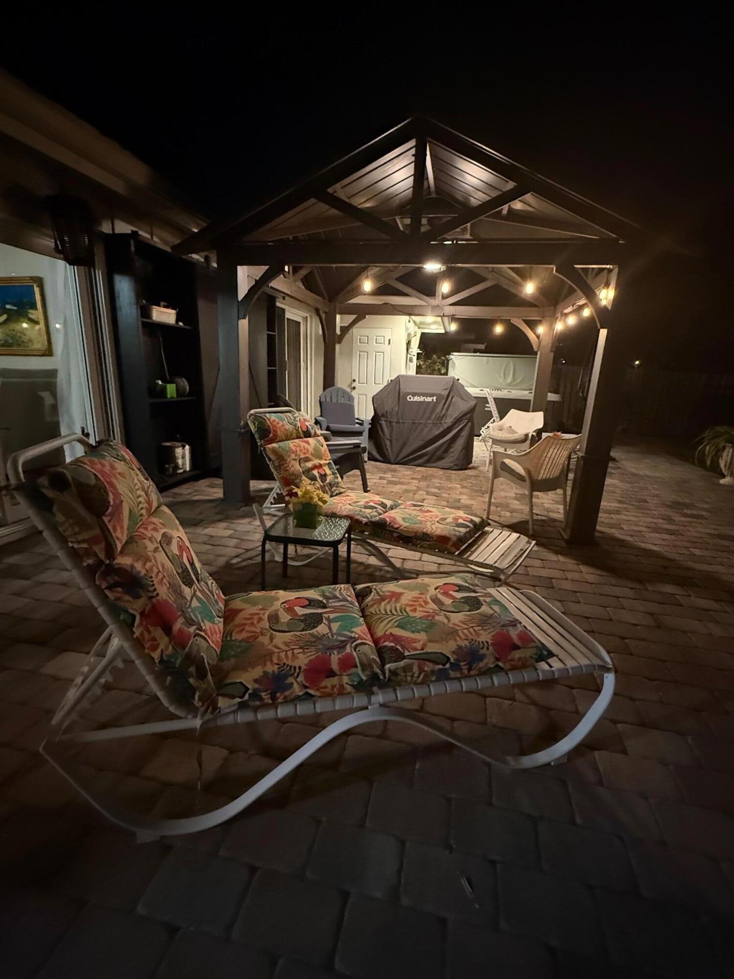 147 Oregon Lane Boca Raton, FL 33487 - Photo 62 of 83 Backyard